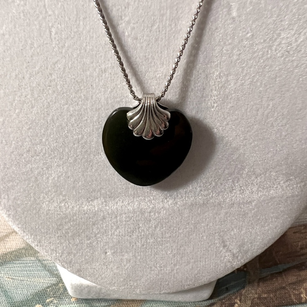Black heart shaped pendant